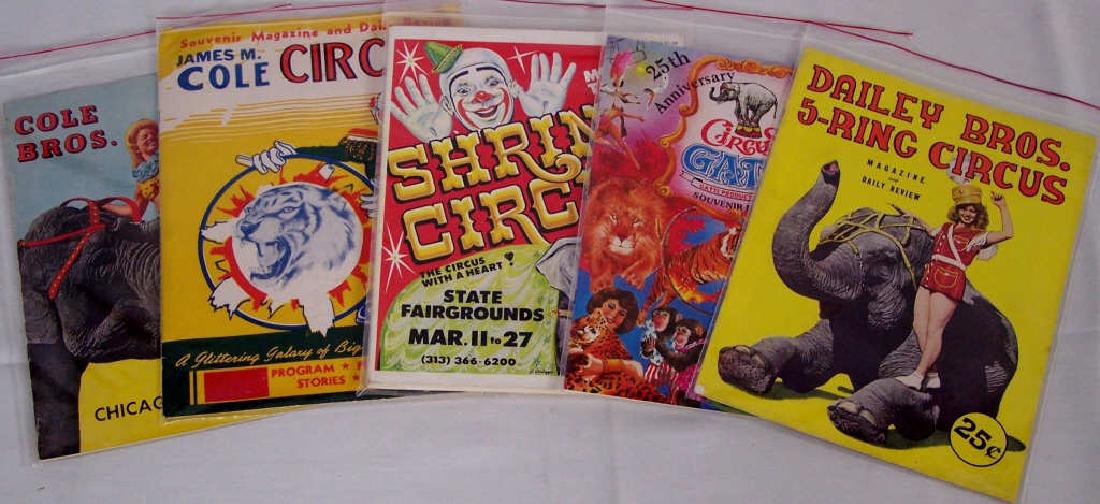 5 Circus Programs Magazines Brochures Guides (1 of 1)