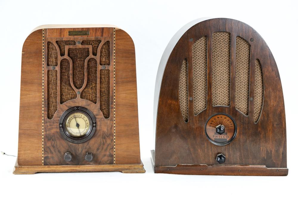 Lot of 2 Radios (1 of 5)