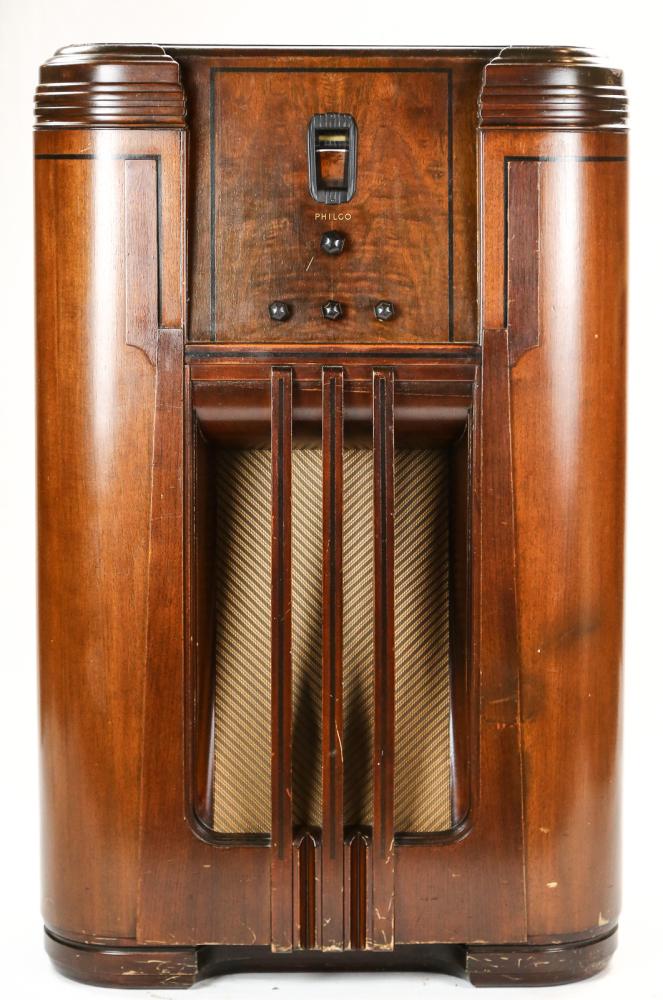 Philco 16 Floor Radio (1 of 7)