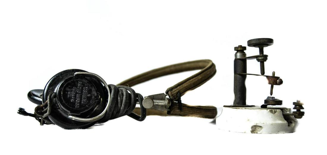 Crystal Radio Set (1 of 4)