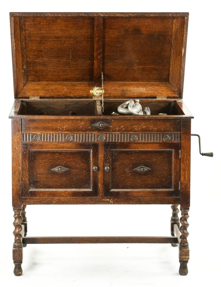 Gilbert Console Phonograph (1 of 14)