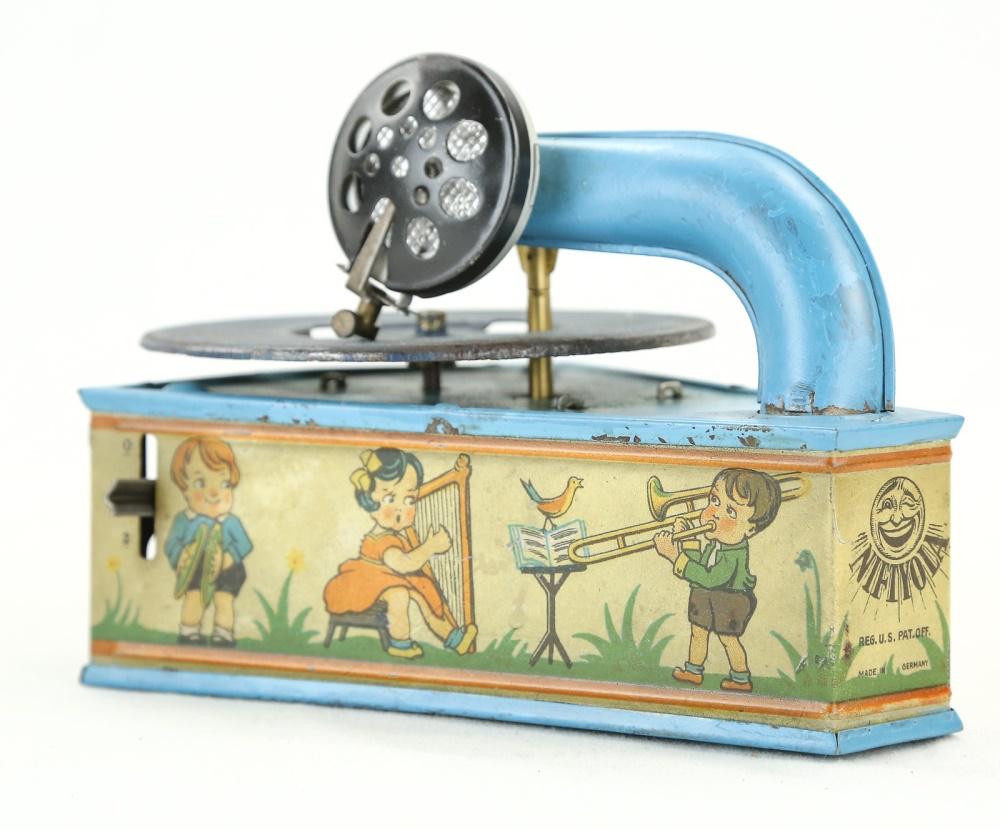 Niftyola Toy Phonograph (1 of 4)