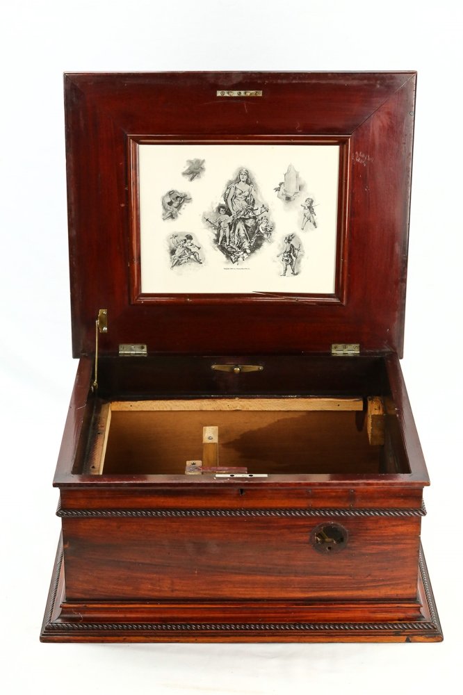 Regina 15" Mahogany Music Box Case (1 of 11)