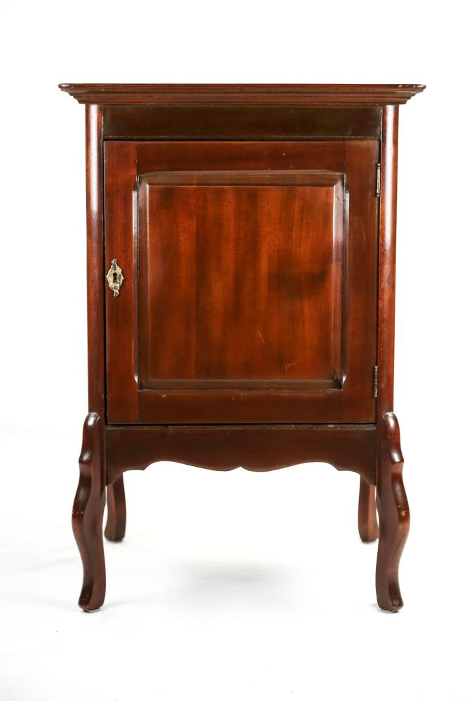 15½" Music Box Disc Cabinet (1 of 13)