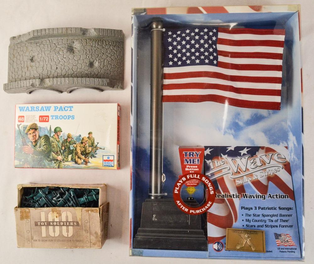 Large Lot Of Misc Plastic Army Men Figures (1 of 2)