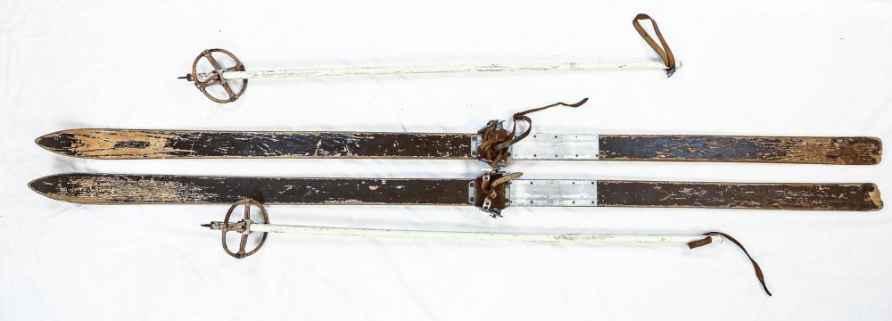 Vintage Ski Set (1 of 7)