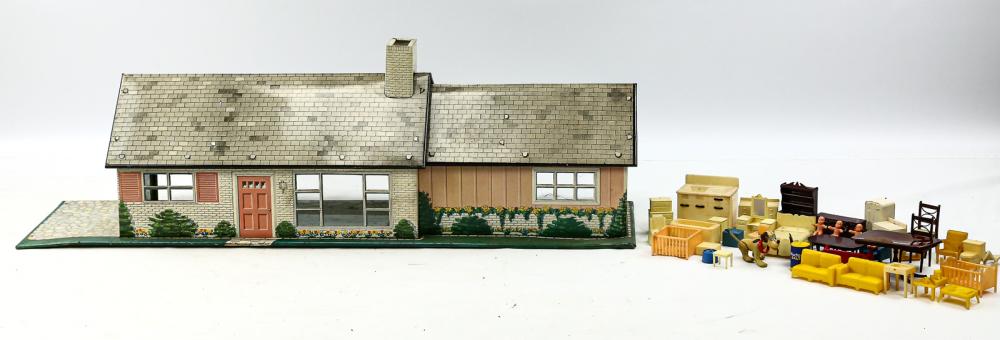 Vintage Marx Toy Doll House (1 of 6)