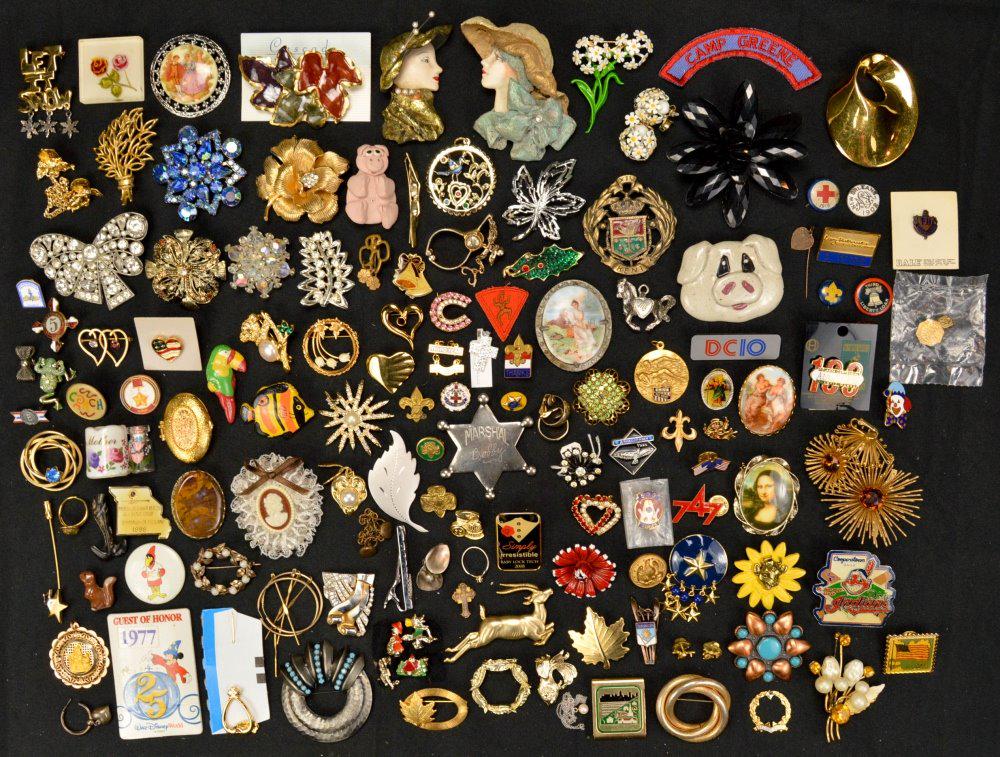 Lot of Vintage Costume Jewelry Pins (1 of 17)