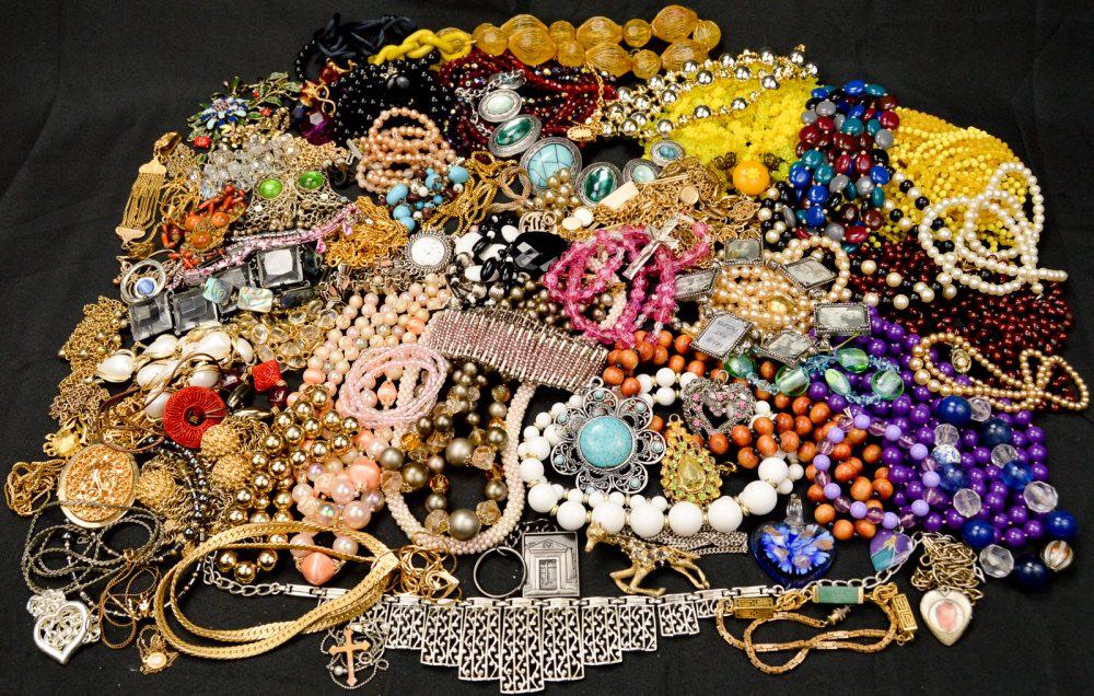 Lot of Vintage Costume Necklaces: Lot consists primarily of necklaces with some necklaces being made of rhinestones, beads, and more. Good condition overall. See photos.
