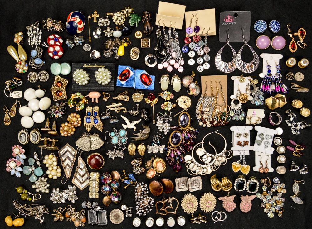 Lot of Vintage Costume Earrings (1 of 16)