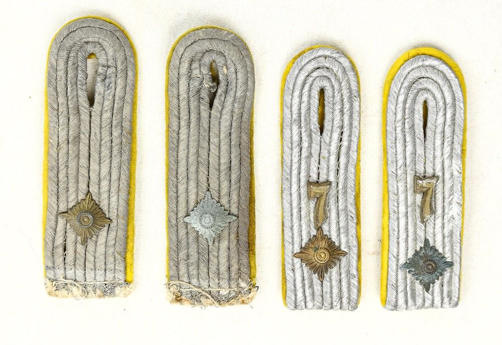 WWII German Cavalry Shoulder Boards 2 Sets: WWII German Cavalry Shoulder Boards 2 Sets, see photos. Due to the high quality of German fakes, Donley Auctions has described this item to the best of their ability and assumes NO liability or respon