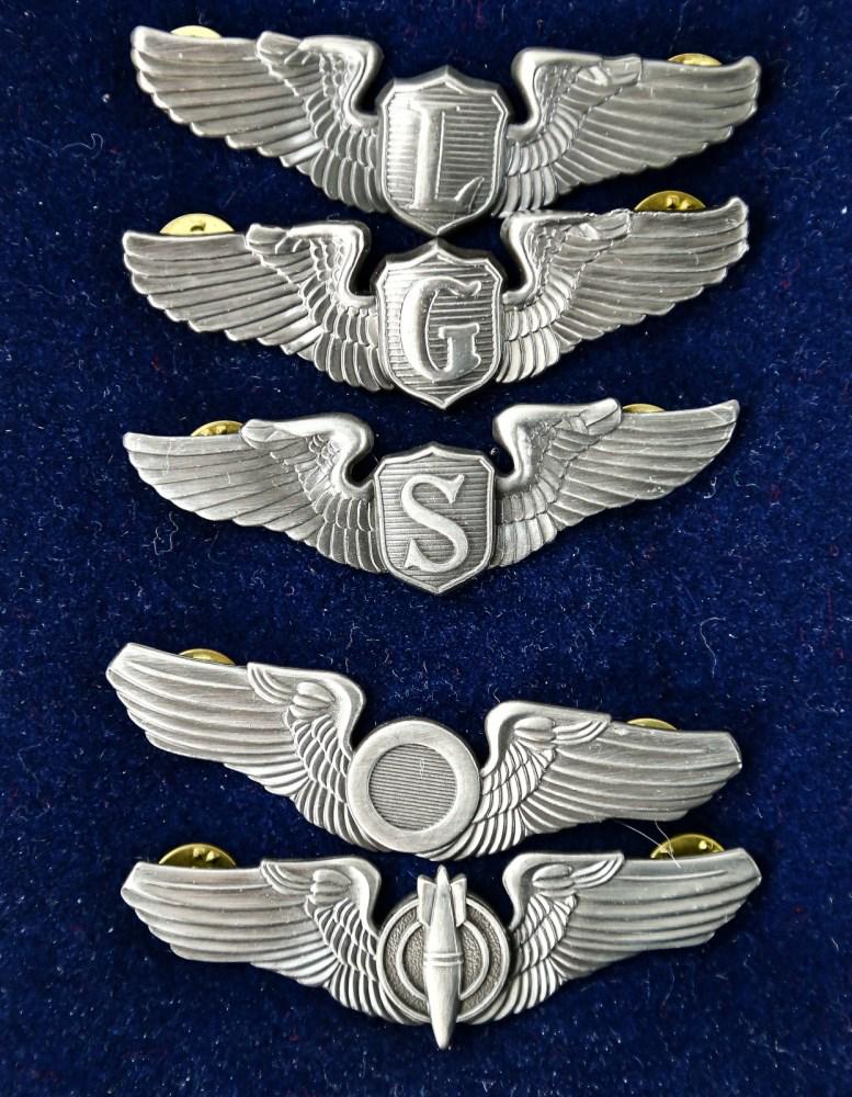 Lot of 5 Army Air Force Pins: Lot of 5 Army Air Force Pins. All pins are in excellent shape. See photos.
