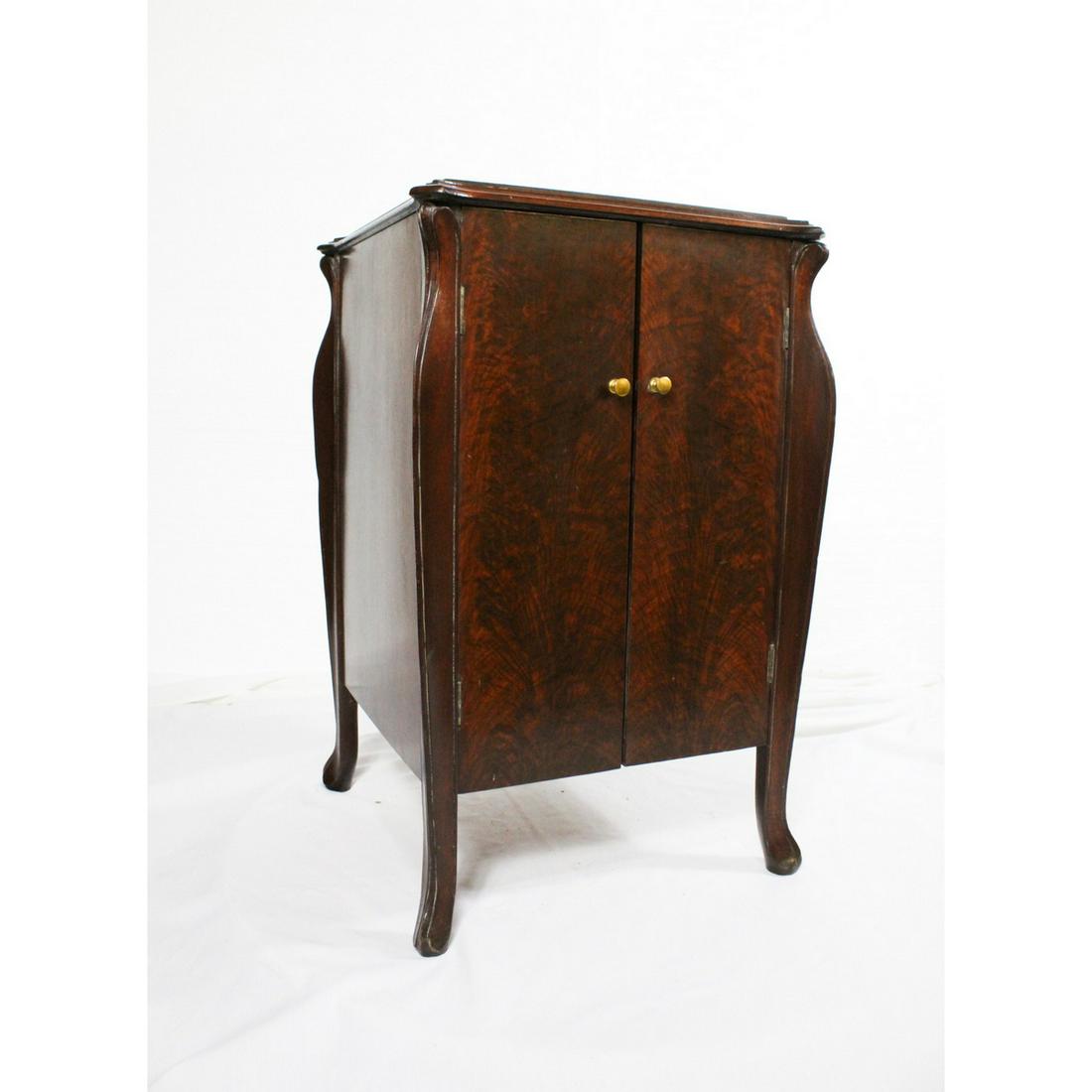 Phonograph Base Cabinet (1 of 6)