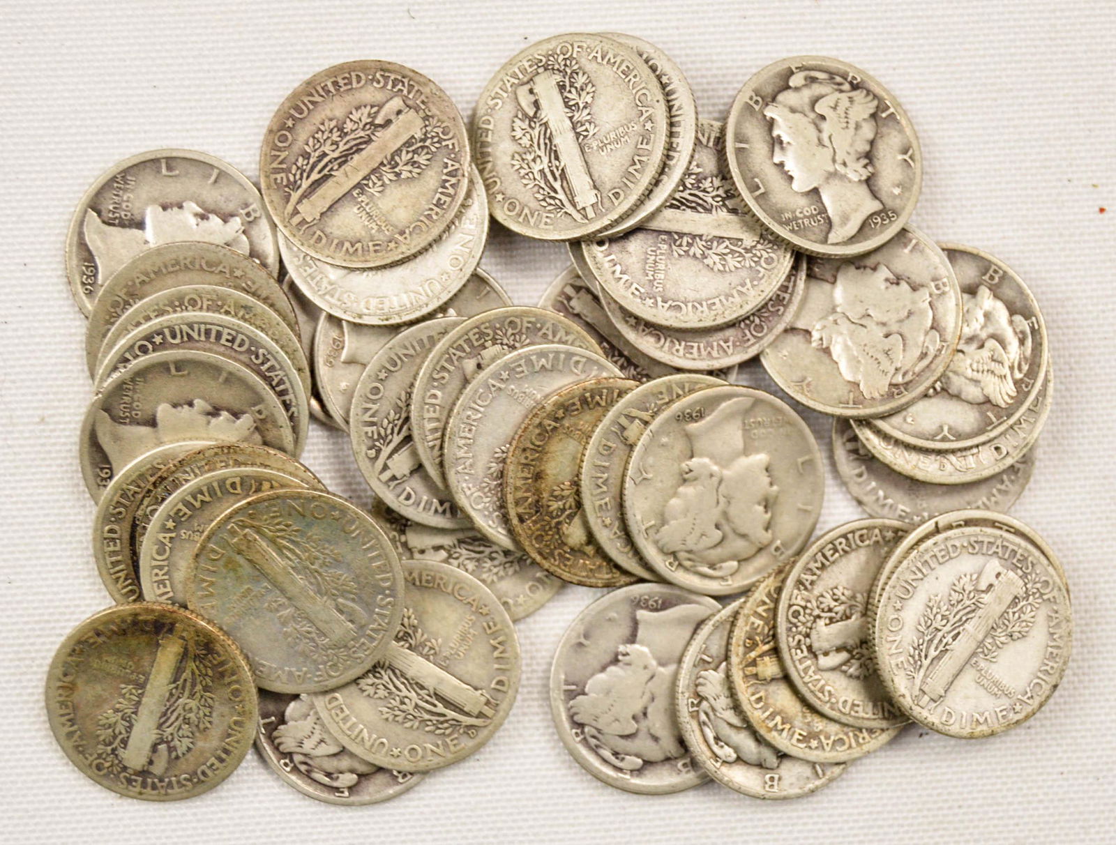 43 Silver Mercury Dimes 1930's Roll: Lot includes 43 Mercury dimes from the 1930's.
