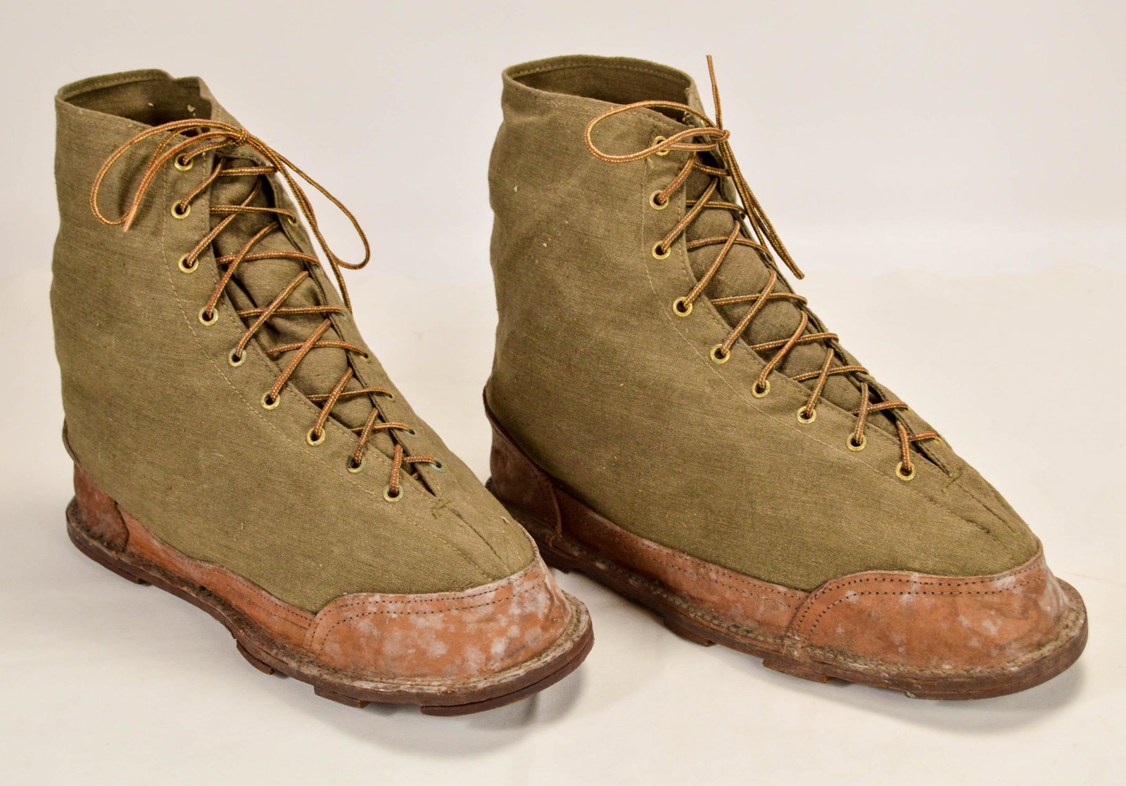 WWII French Mountain Boots: WWII French Mountain Boots. Estimated size 14. Canvas in good condition and solid. Overall good condition. See photos.