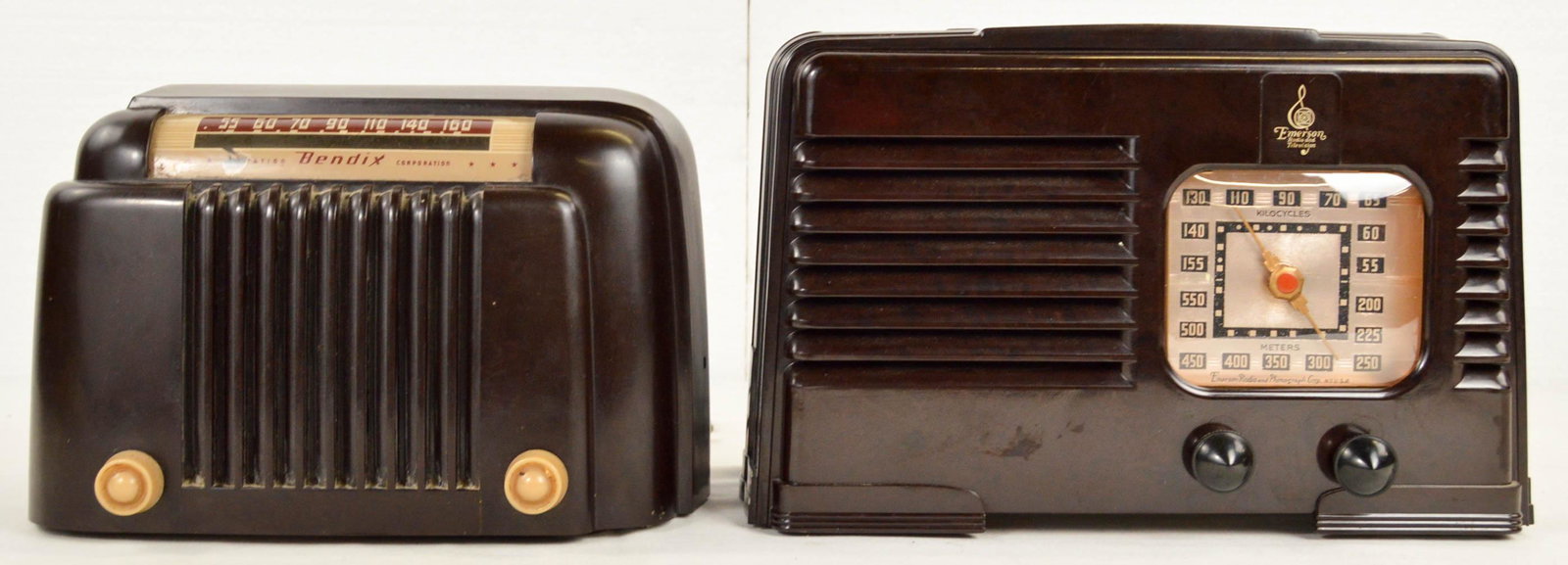 Lot of 2 Vintage Table Radios: Lot of 2 Vintage Table Radios. 1. 1948 Bendix 110 in good condition. 2. 1937 Emerson 149 in good condition. See photos.