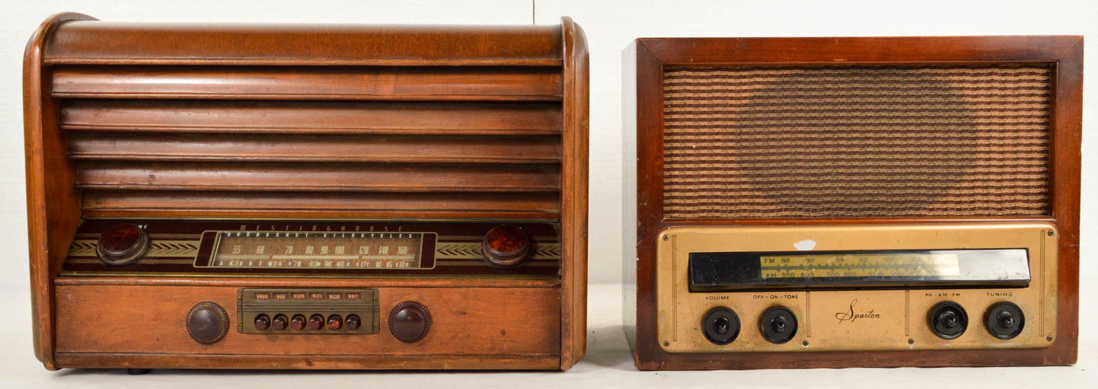 Lot of 2 Vintage Table Radios: Lot of 2 Vintage Table Radios. 1. 1950 Sparton Radio Model 141A in good condition. 2. 1949 Westinghouse Table Radio H-104 in good condition.