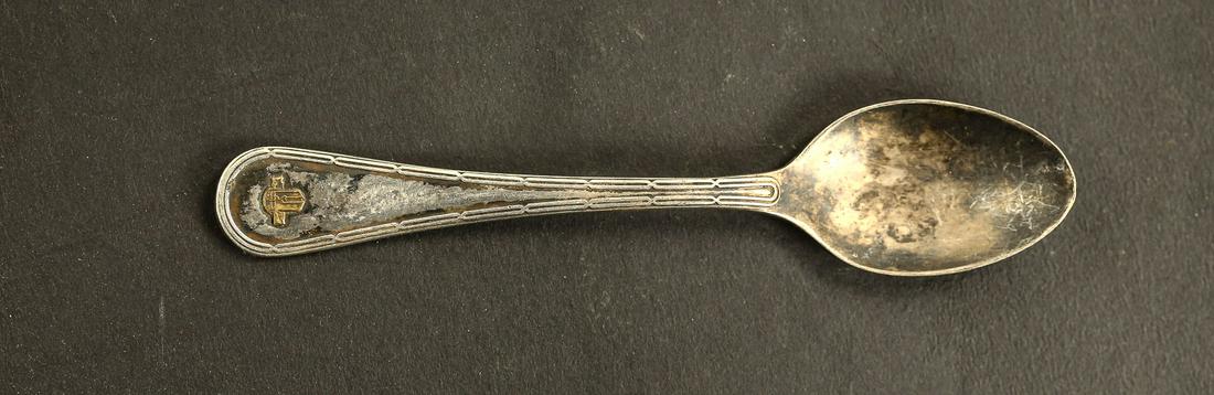Emir of Kuwait Palace Silver Wear Spoon: Emir of Kuwait Palace Silver Wear Spoon. Desert Storm era, gold device is intact +B68. Made by Beard.