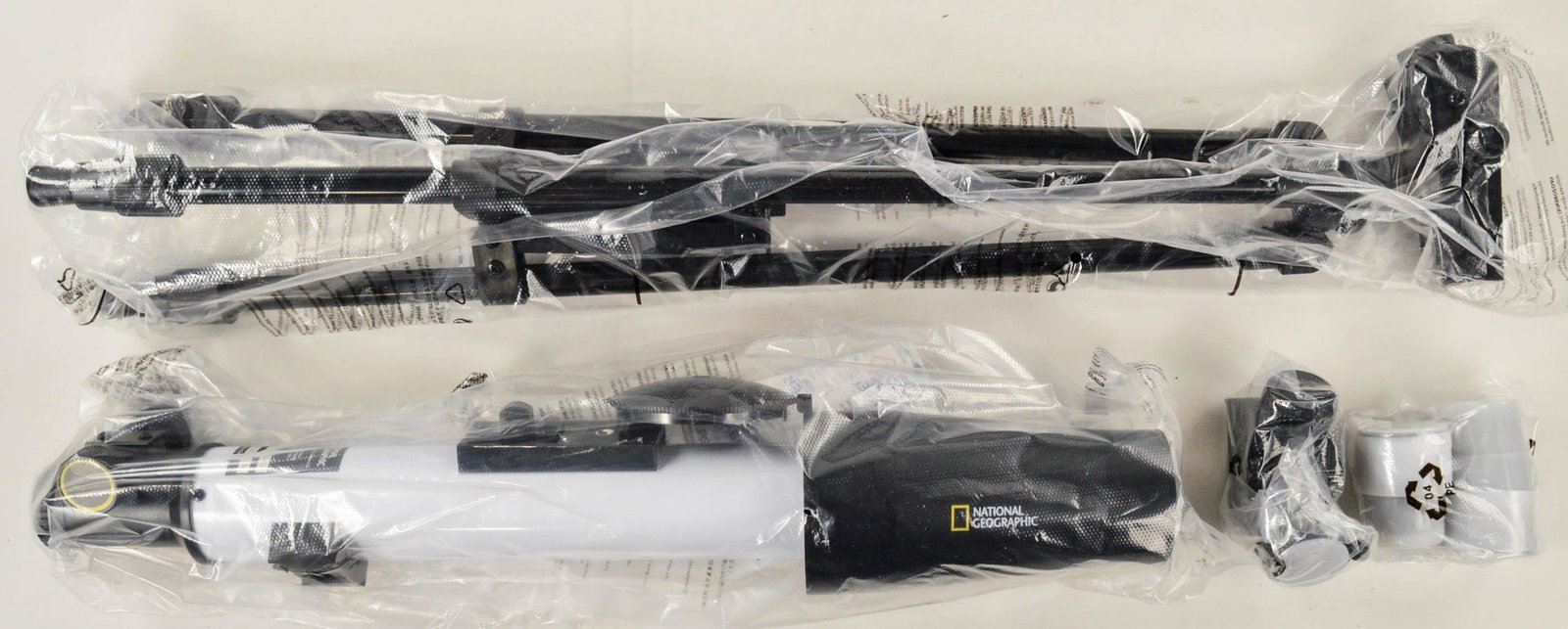 National Geographic CF600PM Telescope in Box: National Geographic CF600PM Telescope in Box. 50mm scope in very good condition in original box.