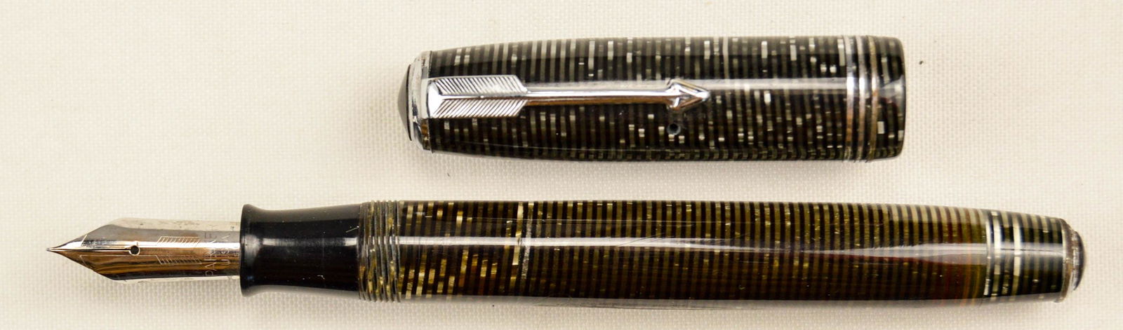 Parker Standard Vacumatic Gray Pearl FP (1 of 7)