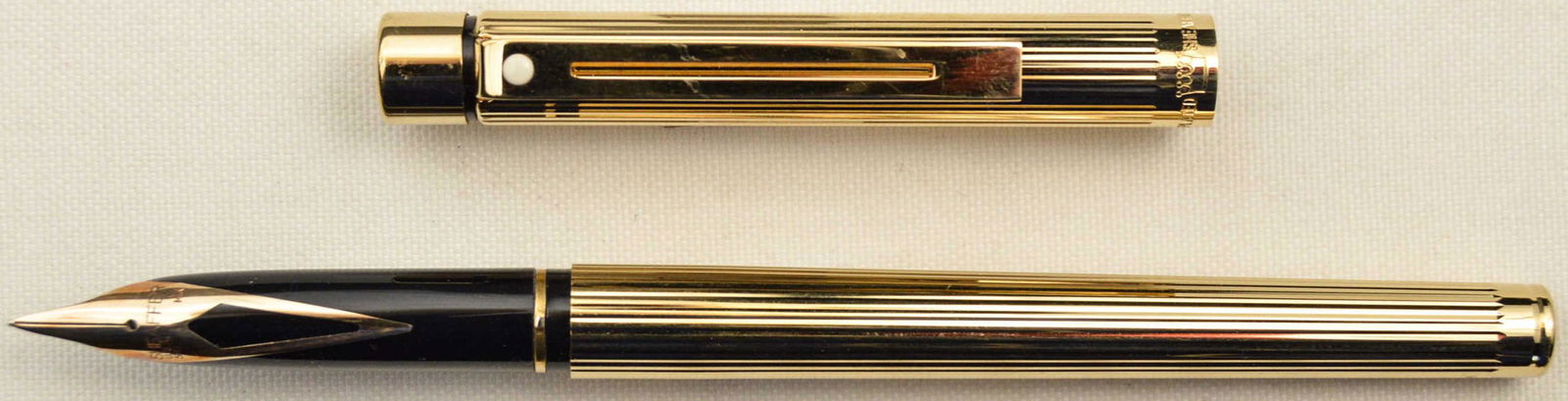 Sheaffer Targa 23K Gold Plated Fluted Slim FP (1 of 9)