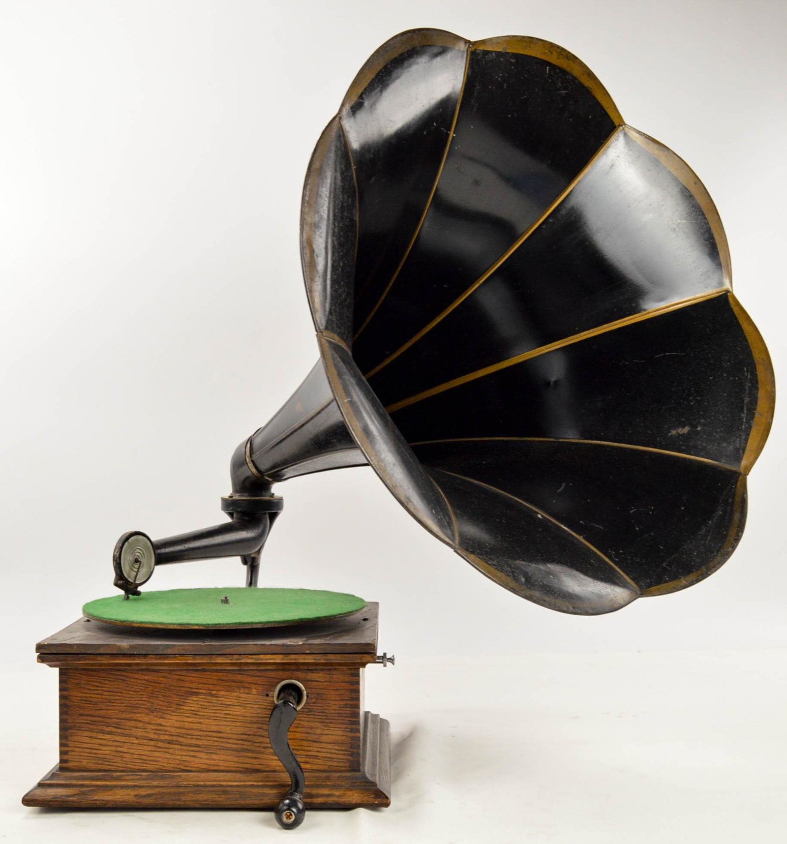 Columbia Style Disc Phono w/ Metal Horn (1 of 10)