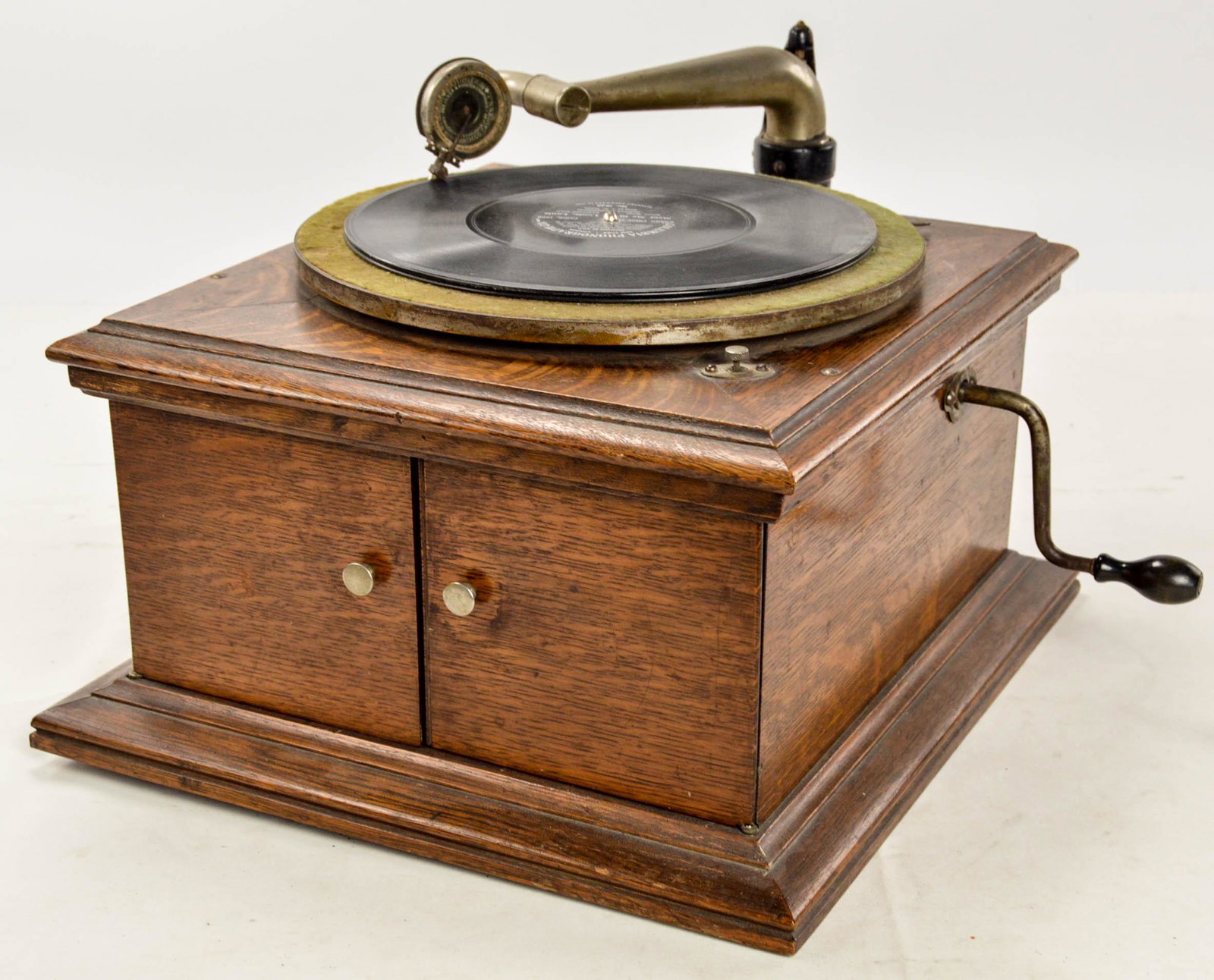 Victor VV-VI Tabletop Oak Phonograph (1 of 8)