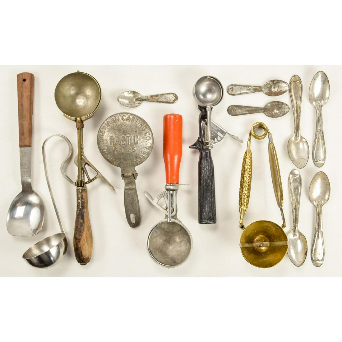 15 Vintage Soda Fountain Ice Cream Scoops (1 of 20)