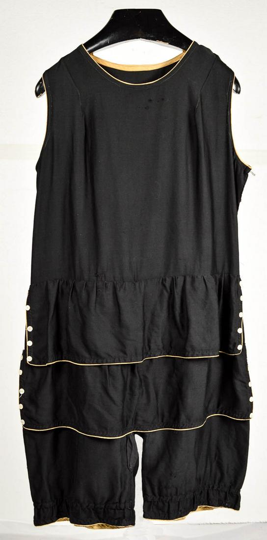 Vintage Woman's Bathing Suit (1 of 9)