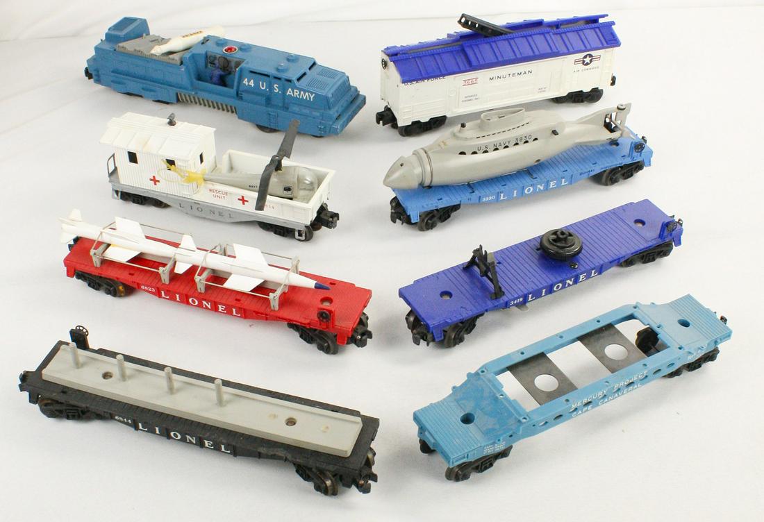 Lionel Postwar Military Model Train & Cars (1 of 2)