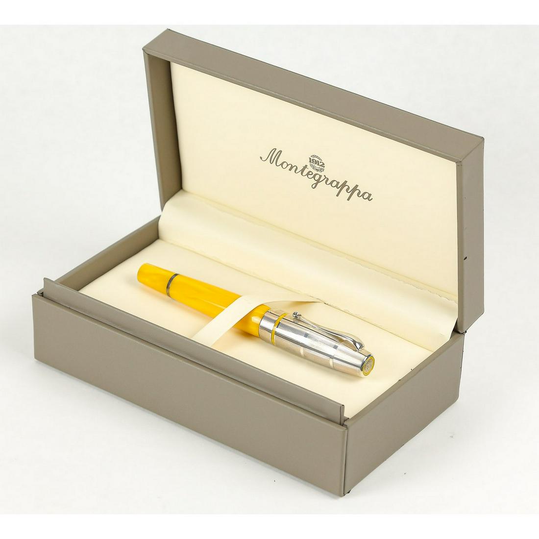 Montegrappa Miya Argento RB (1 of 18)