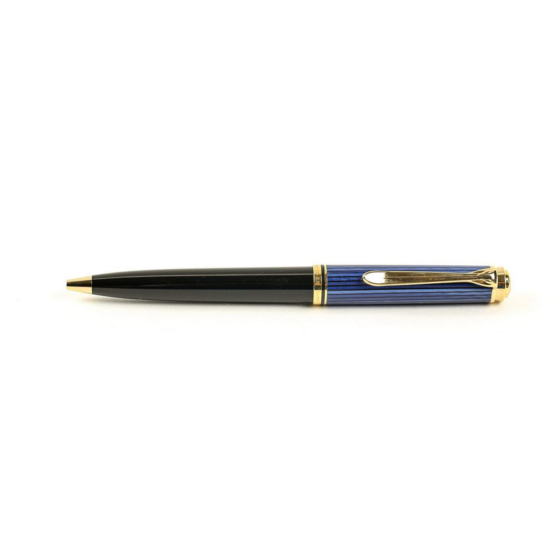 Pelikan Souverän 800 Black Blue BP (1 of 4)