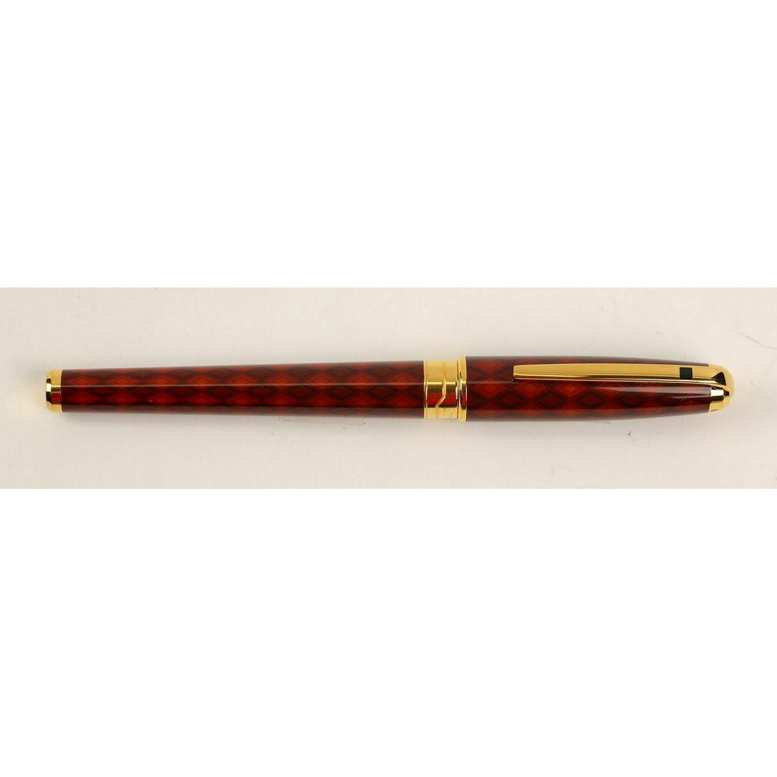 S.T. DuPont Vertigo II RB: S. T. DuPont Vertigo II RB with diamond pattern. ST Dupont created the Vertigo series for the sophisticated clientele in mind. The color pattern is a nice deep combination of amber - brown tones with 