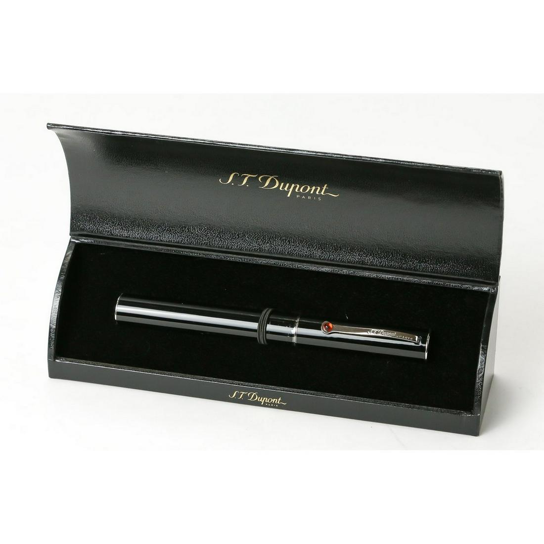 S.T. DuPont Karl Lagerfeld RB: S.T. DuPont Karl Lagerfeld roller ball in Noir. New in presentation box.