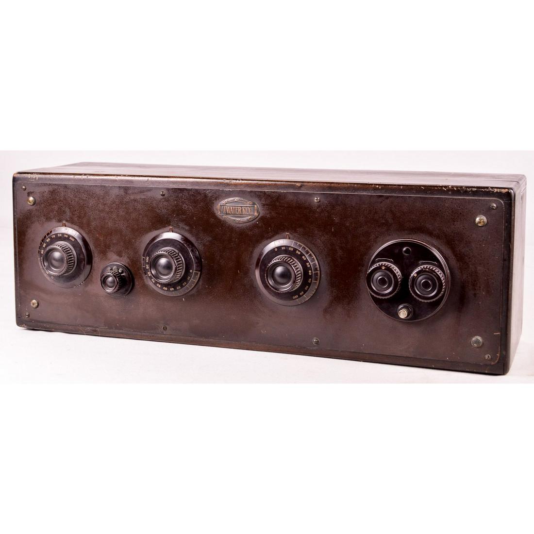 Atwater Kent Model 20 Tube Radio (1 of 9)