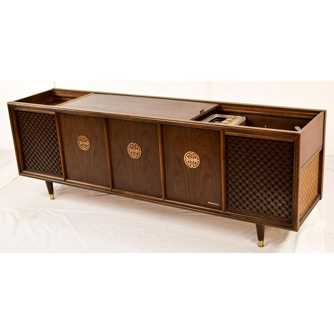 Magnavox Micromatic Record Player Console (1 of 20)