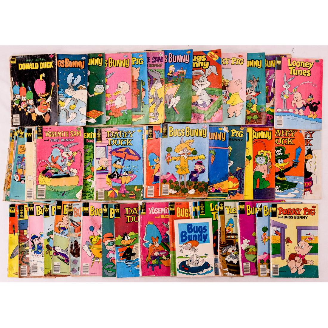 Lot of 46 Looney Tunes Comics (1 of 3)