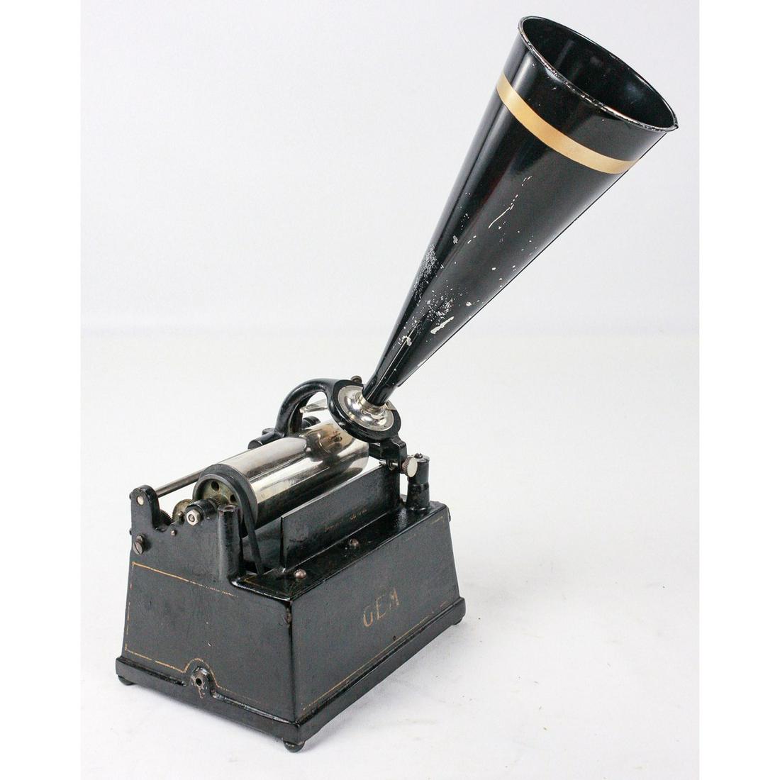 Edison Gem Model B Cylinder Phonograph: This model was original cased, however, this machine has no case. Model C reproducer with a good stylus. Carriage and mandrel move freely. Original winding crank. Motor winds and runs. Original black 