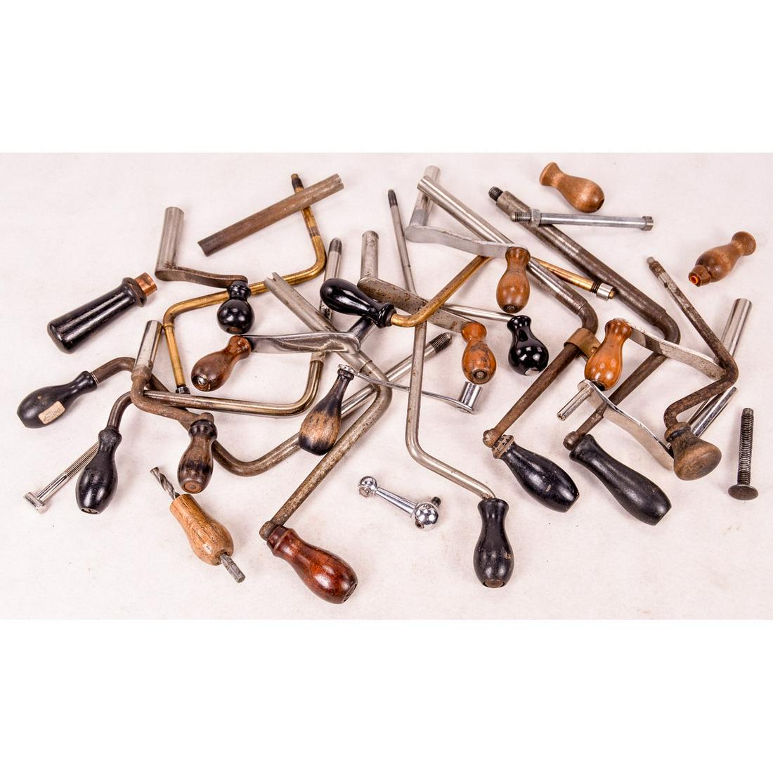 Lot of Phonograph Cranks: Lot of various phonograph cranks from different machines and makers. See photos for what is included. All used condition.