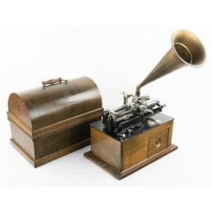 Edison Spring Motor Cylinder Phonograph: Edison Spring Motor Class M top works phonograph. SN 19978. Original Bettini reproducer Type R. Class M top works with nice original paint and striping. Oak case and lid with original finish and