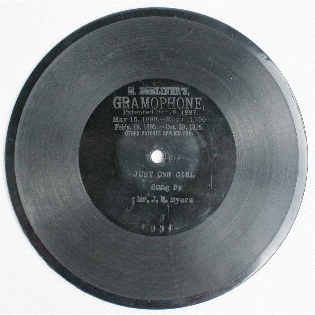 Berliner 7" Disc Record #1934 (1 of 3)