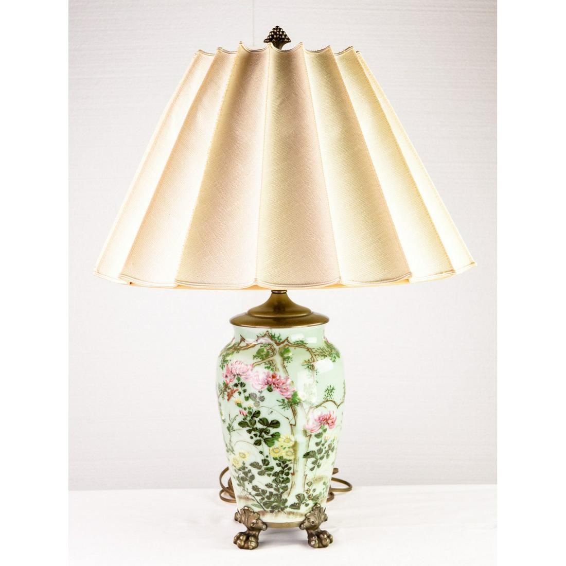 Vintage Asian Ceramic Lamp w Shade (1 of 5)
