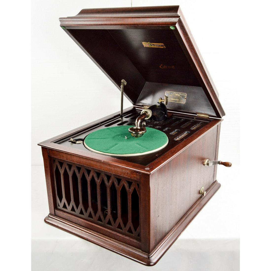 Edison B 80 Diamond Disc Table model Phonograph (1 of 16)