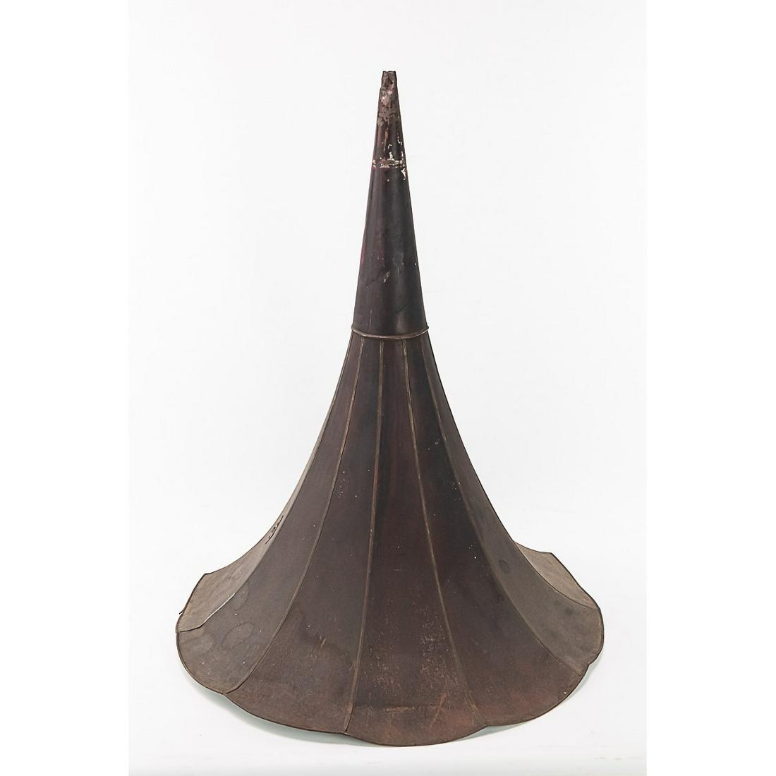 Cylinder Phonograph Horn Faux Wood Grain Painted: Cylinder Phonograph Horn Faux Wood Grain Painted. 30" L x 22" W. Has rust and bends. See photos.