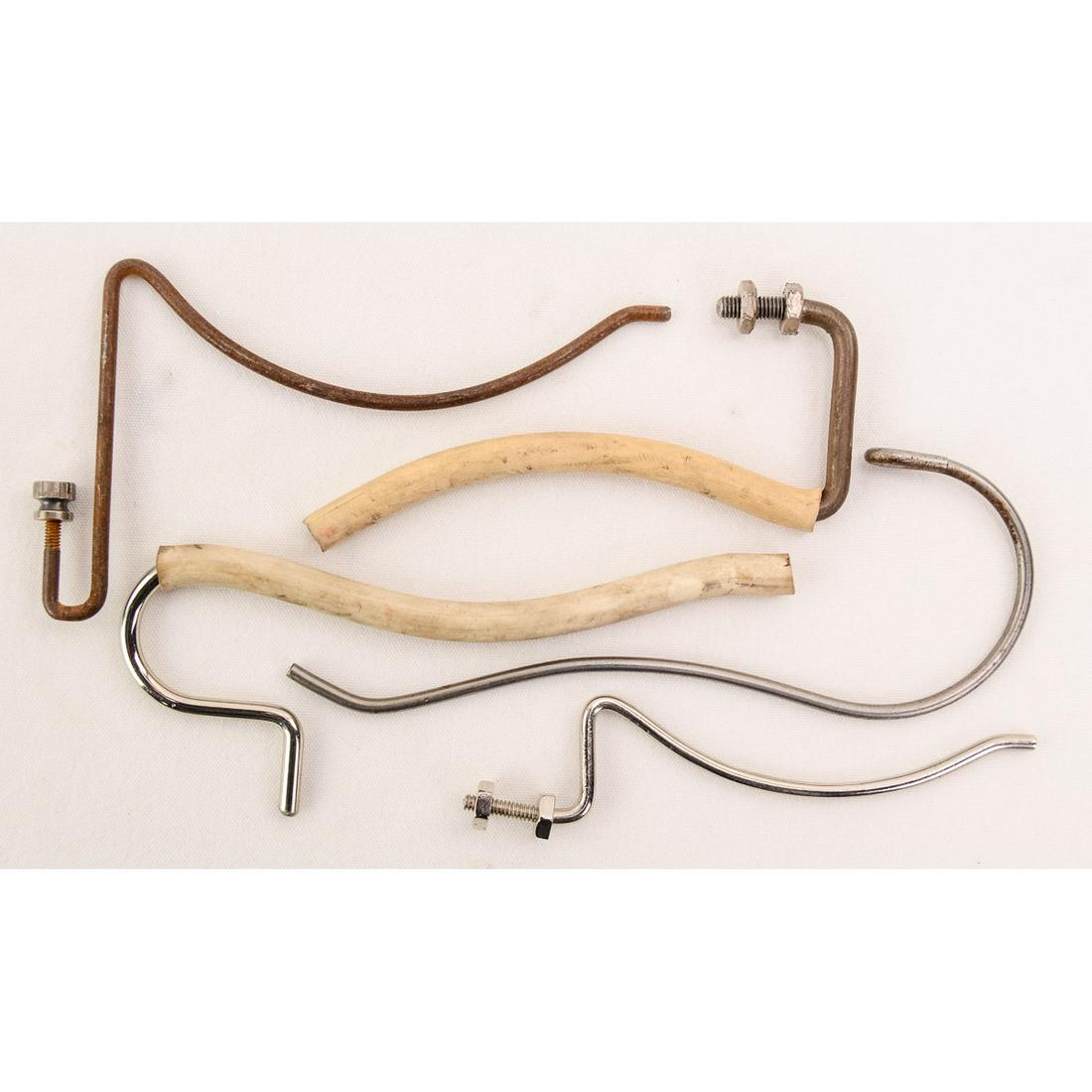 5 Piece Lot Various Wire Horn Cradles: This lot consists of 5 various wire horn cradles. Some original, some reproduction. From the Howard Hazelcorn Collection.