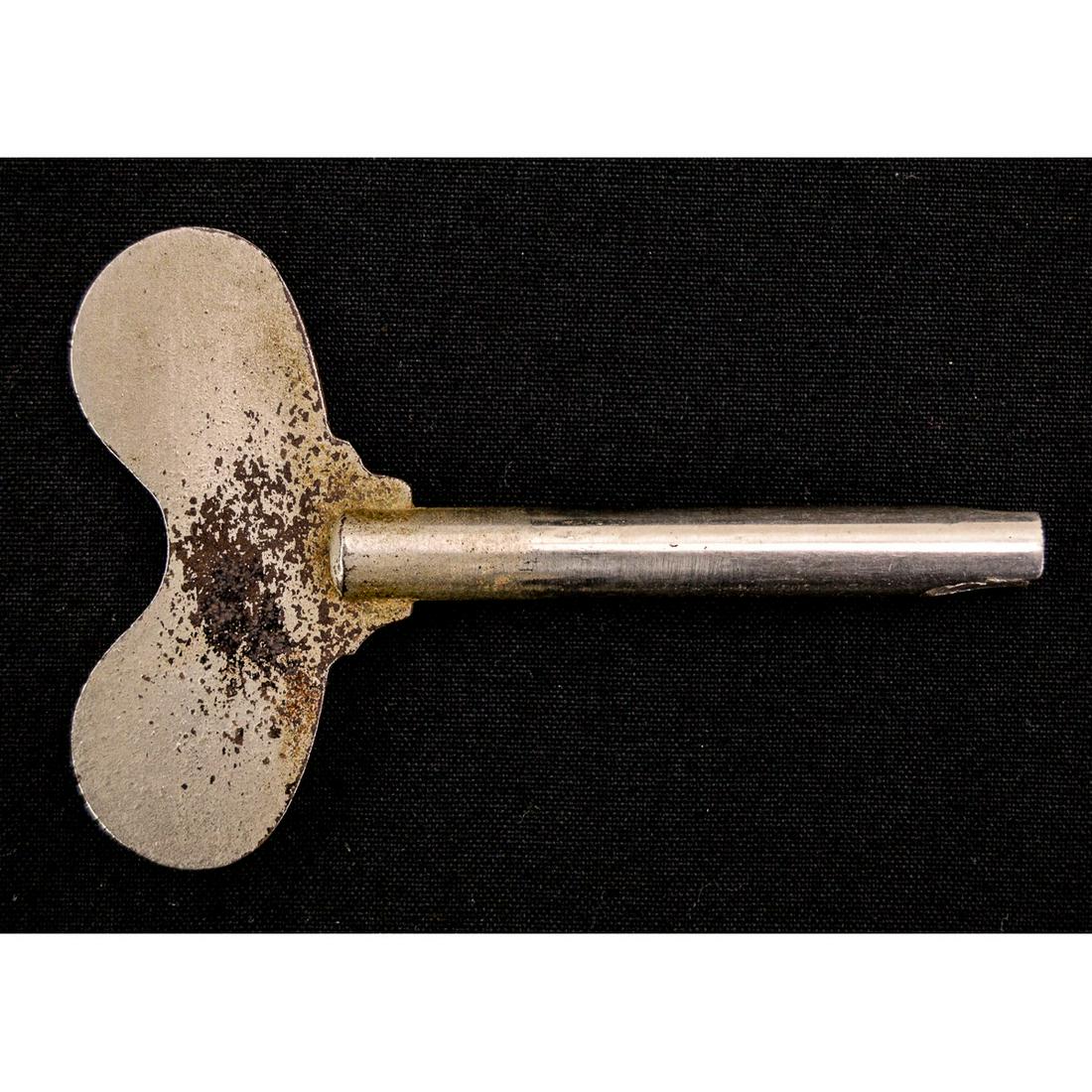 Original Slotted Phonograph Winding Key (1 of 2)