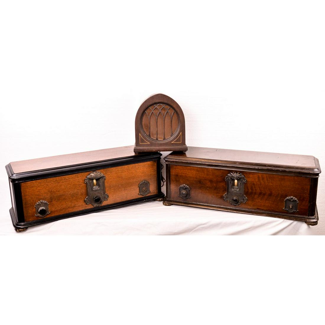 2 RCA Radiola Radios with 1 Speaker (3) (1 of 20)