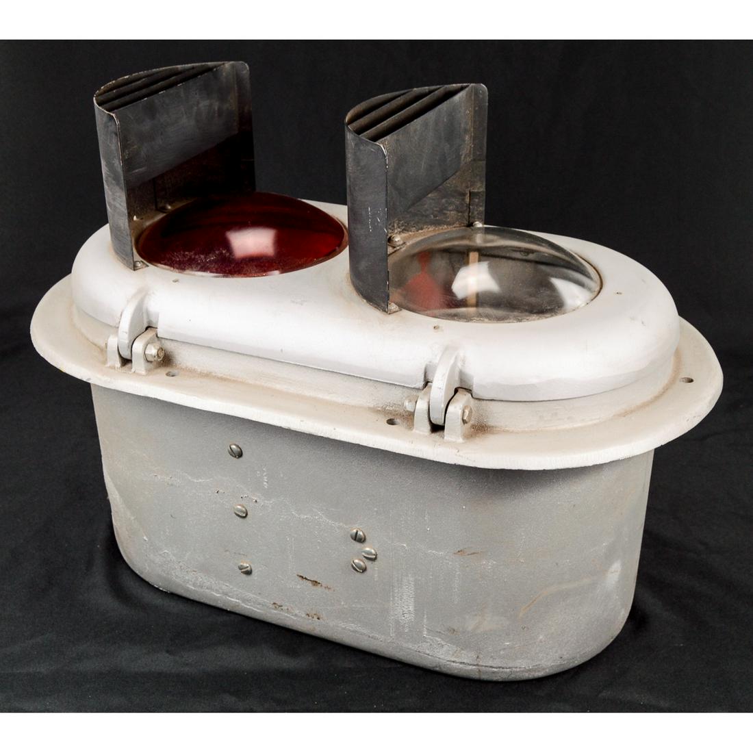 Vintage Cast Iron RR Railroad Signal Light (1 of 8)