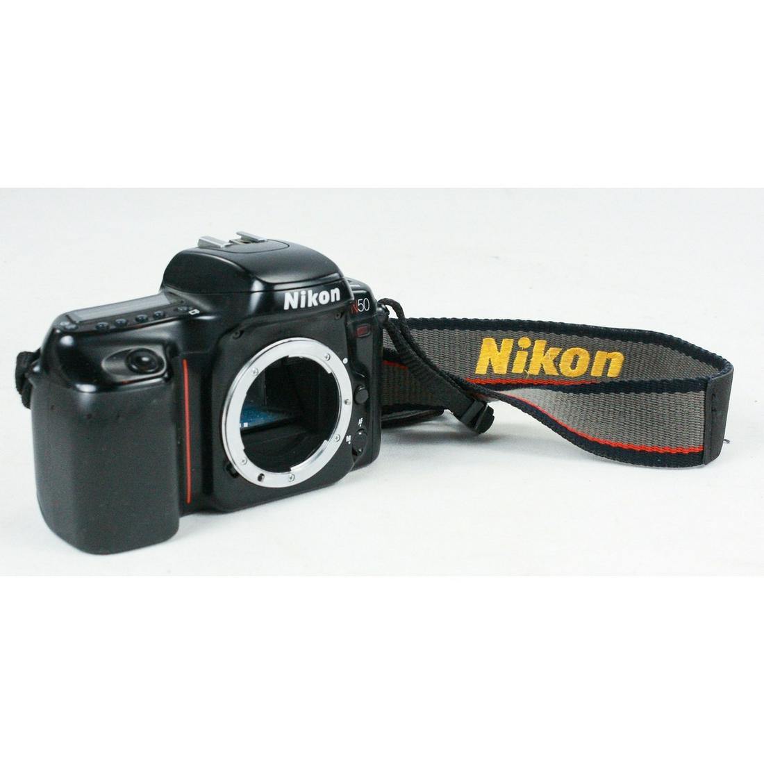 Nikon N50 No.3133829 35mm Camera (1 of 8)