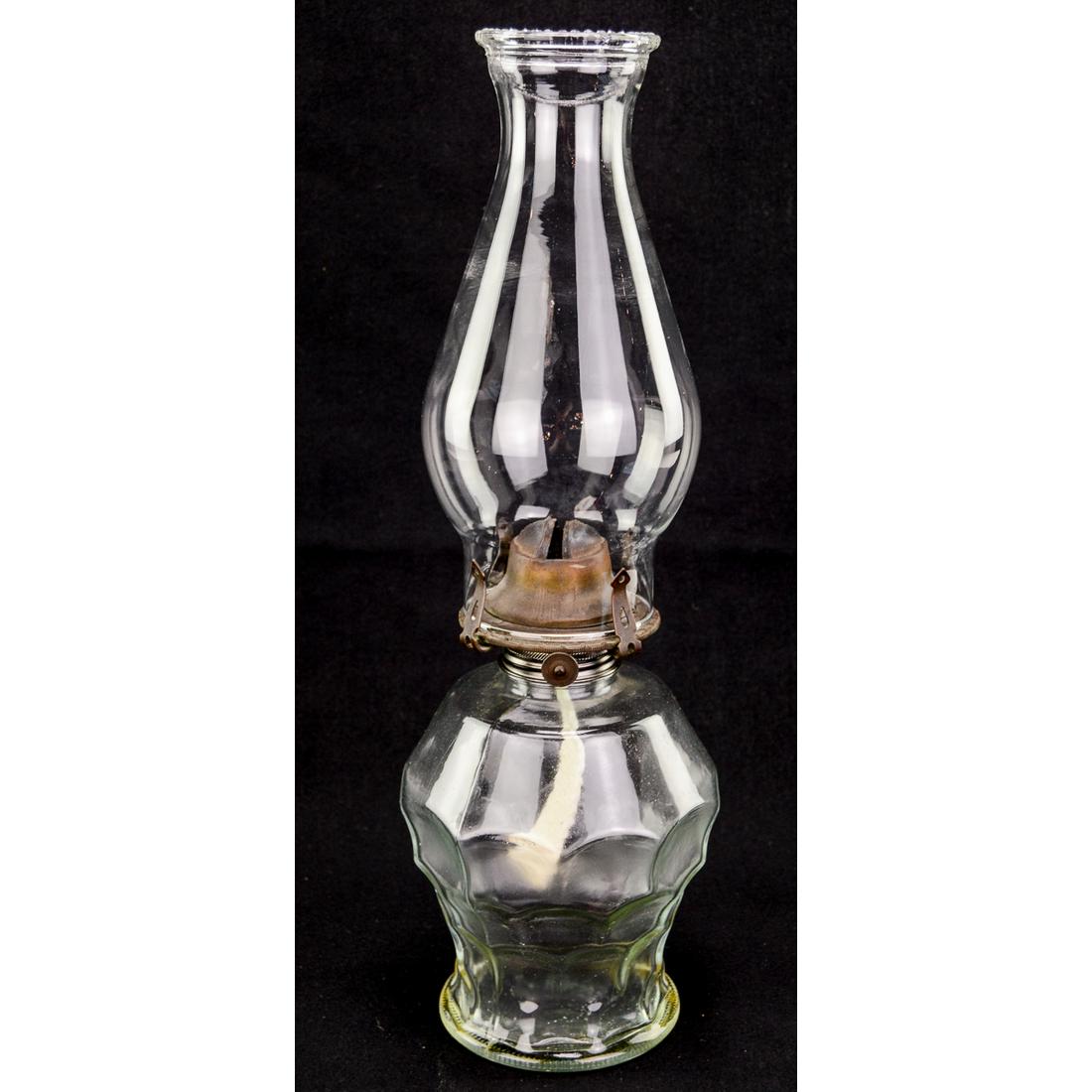 Antique Kerosene Oil Lamp with Chimney (1 of 3)